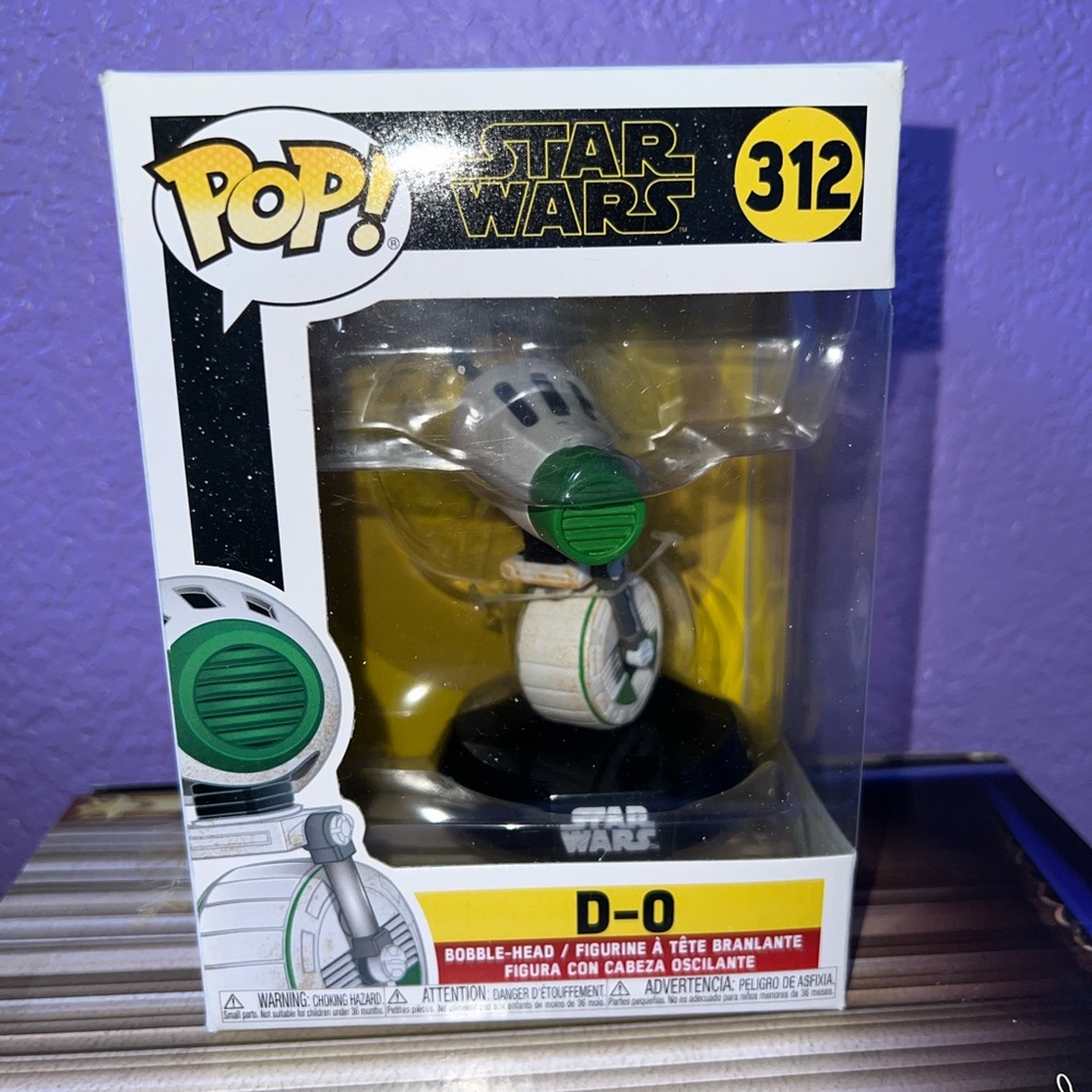 Pop Star Wars D-O Figure with Green and White Accents